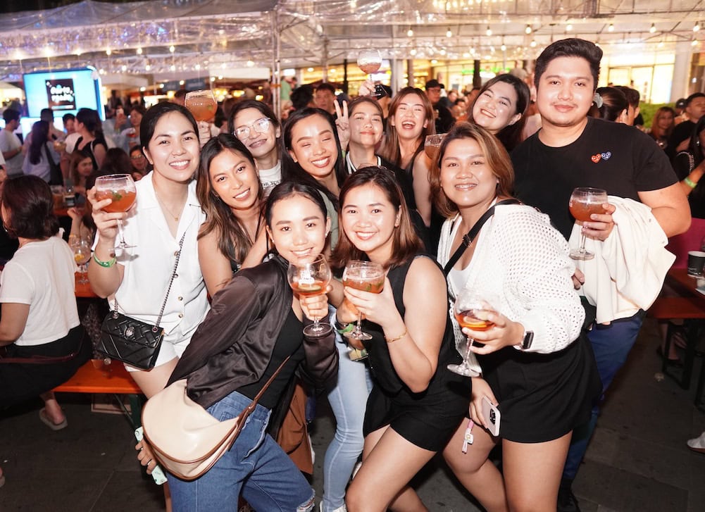 Bartender crafting a gin cocktail at Manila Gin Festival